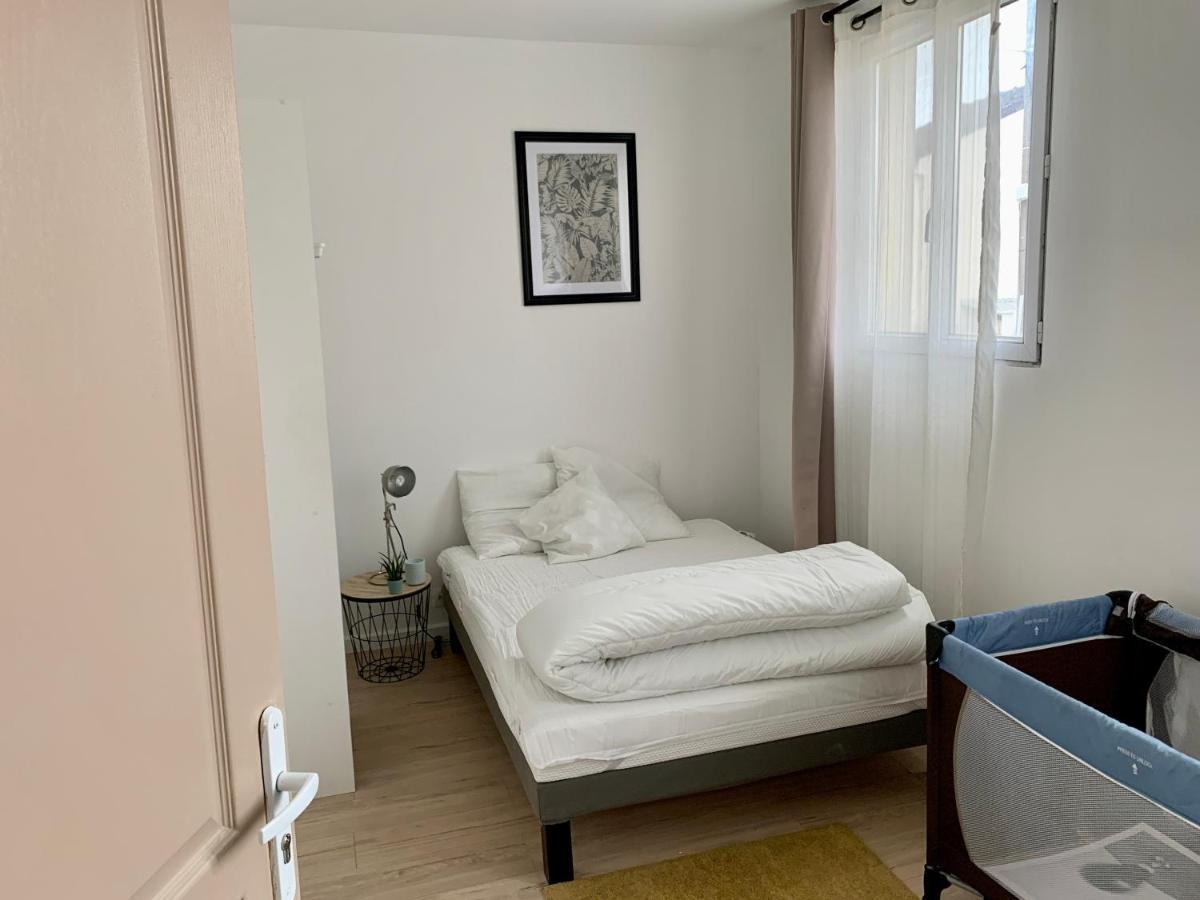 Agreable Maison Avec Parking Gratuit Sur Place. Saint-Denis  Exterior photo