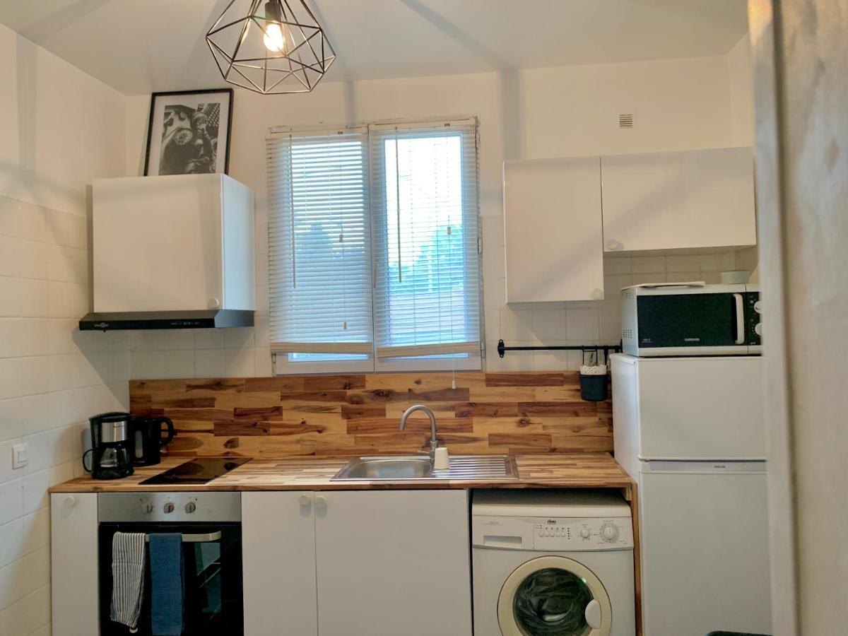 Agreable Maison Avec Parking Gratuit Sur Place. Saint-Denis  Exterior photo